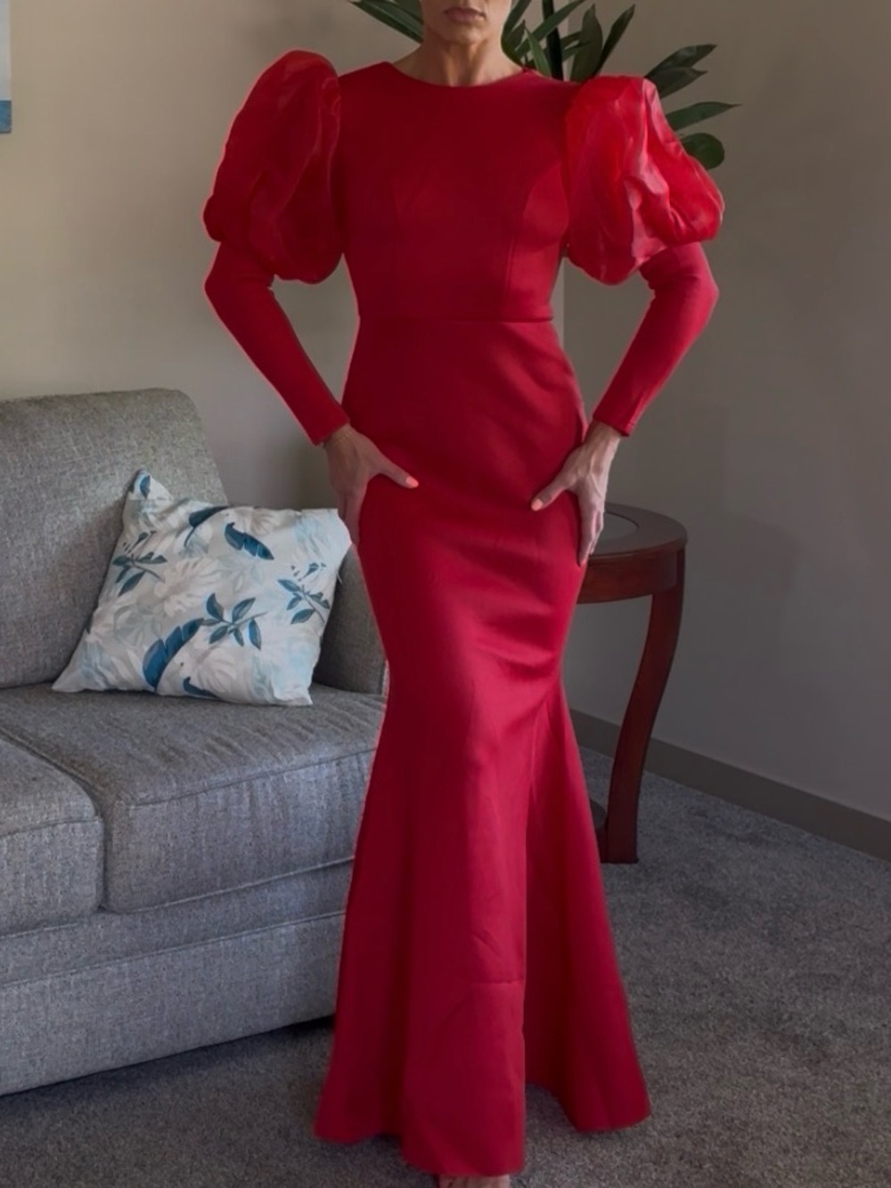 Elegant Red Puff-Sleeve Mermaid Gown